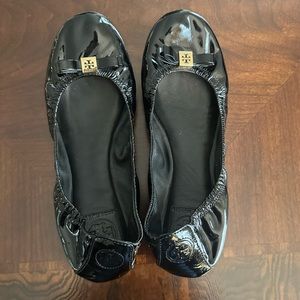 Tory Burch Black Patent Leather Ballerina Flats - Slightly Used - Size: 9.5